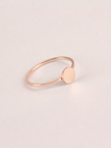 Anillo simple chapado en oro rosa