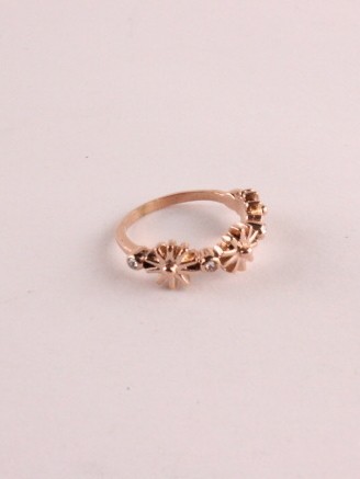 Anillo de mujer de titanio con flor de sol