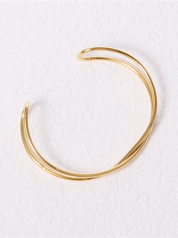 Titanio con brazaletes de tamaño libre geométricos huecos simplistas chapados en oro