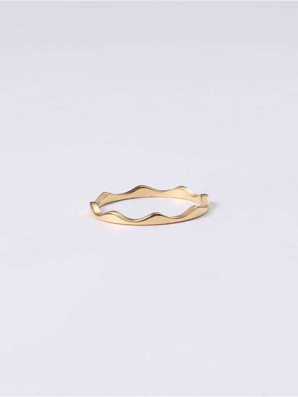 Titanio con anillos de banda redondos simplistas chapados en oro de imitación