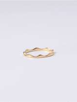 Titanio con anillos de banda redondos simplistas chapados en oro de imitación