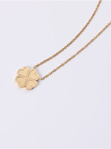Collares de titanio con trébol de cuatro hojas simplista chapado en oro