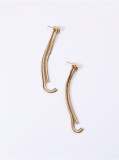 Titanio con pendientes de borla de línea de oreja de serpiente simplista chapados en oro