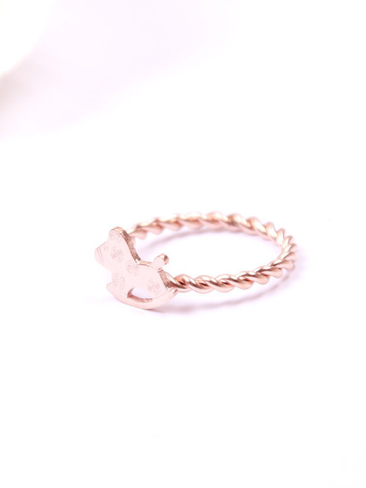 Anillo de mujer de titanio con patrón de caballito