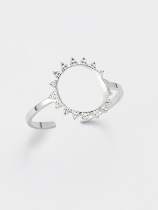 Anillo de banda de flor de sol hueco minimalista ovalado de diamantes de imitación de acero de titanio