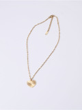 Titanio con collar de medallón con diseño de corazón simplista chapado en oro