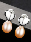 Arete de corazón con perla de agua dulce de 7-8 mm de plata esterlina