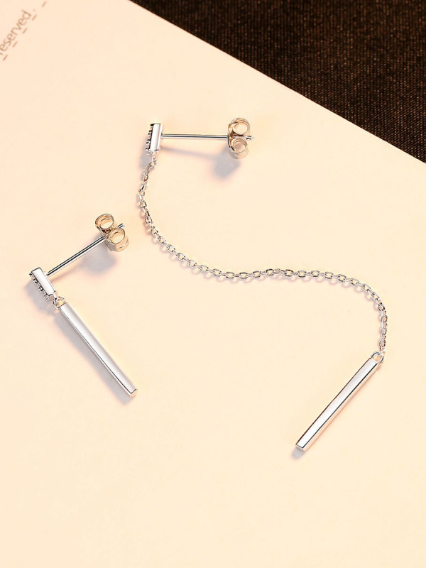 Pendientes simples asimétricos de Plata de Ley