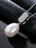 Collar con colgante de perlas de agua dulce de moda simple de plata de ley 925