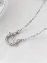 Collar con colgante en forma de U minimalista con diamantes de imitación de plata de ley 925