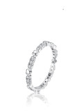 Anillo de banda minimalista con corazón de circonita cúbica de plata de ley 925