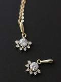 Collar delicado de flor de oro con diamantes de imitación de plata de ley 925