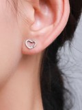 Pendiente de tuerca minimalista de corazón de plata de ley 925