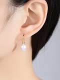 Pendiente de gancho de tendencia de perlas de agua dulce de plata de ley 925