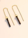 Pendientes de enhebrador de flecos simplistas de plata de ley 925 con cucaracha negra