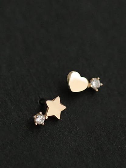 Pendiente de tuerca minimalista de corazón de estrella de circonita cúbica de plata de ley 925