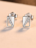 Pendientes de tuerca cuadrados simplistas de plata de ley 925 con diamantes de imitación