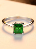 Anillo clásico de esmeralda de plata esterlina