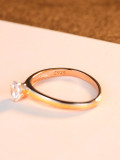 Anillo de plata de primera ley con circonitas 3A y oro bicolor