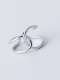 Anillo apilable minimalista geométrico de plata de ley 925