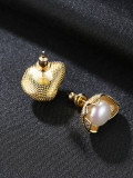 Pendiente de oro con perla de agua dulce con diseño de concha de plata pura