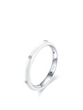 Anillo de banda minimalista redondo de esmalte de plata de ley 925