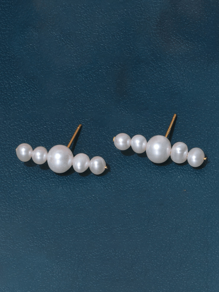 Aretes minimalistas geométricos con perla de agua dulce de oro laminado