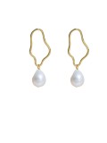 Arete colgante minimalista geométrico de perla de imitación de oro laminado