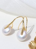 Aretes minimalistas geométricos con perla de agua dulce de oro laminado