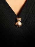 Broche minimalista de oso de circonita cúbica de latón