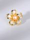 Broche de flor de perla de imitación de latón
