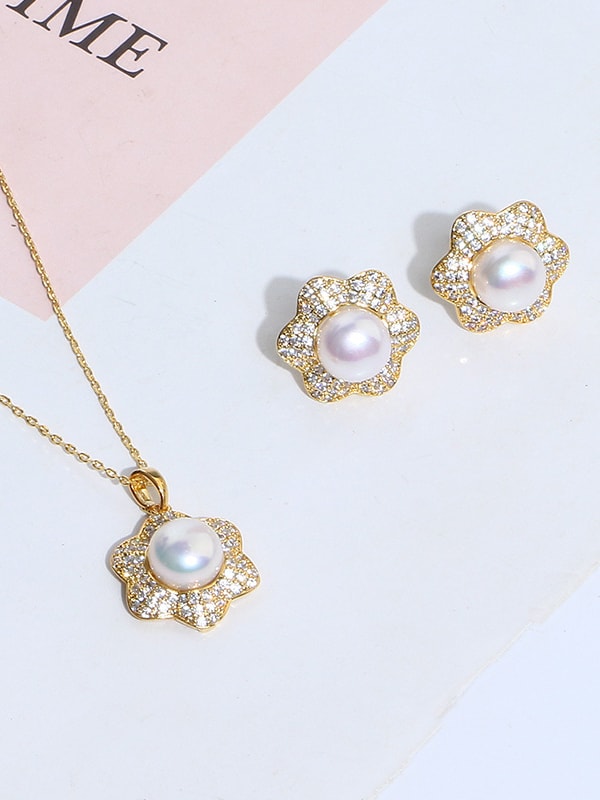Juego de collar y aretes de flor vintage con perla de imitación de oro laminado