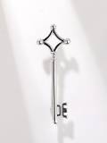 Broche minimalista con llave de aleación