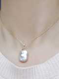 Juego de collar y aretes geométricos minimalistas de perlas de agua dulce de oro laminado