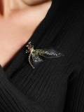 Broche lindo de libélula de acrílico de latón
