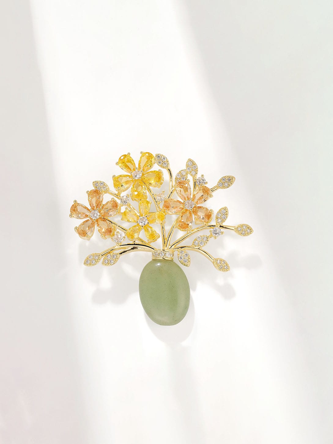 Broche delicado de flor de perla de agua dulce de aleación
