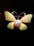 Broche de tendencia de mariposa de esmalte de perla de imitación de aleación