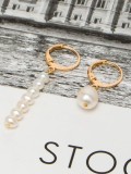 Aretes colgantes minimalistas geométricos con perlas de agua dulce de oro laminado