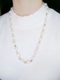 Collar de cadena larga minimalista geométrico de perlas de agua dulce de oro laminado