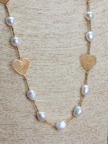 Collar vintage de oro laminado con perlas de agua dulce y corazón hueco