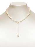 Collar de lazo minimalista con lazo y perlas de agua dulce de oro laminado