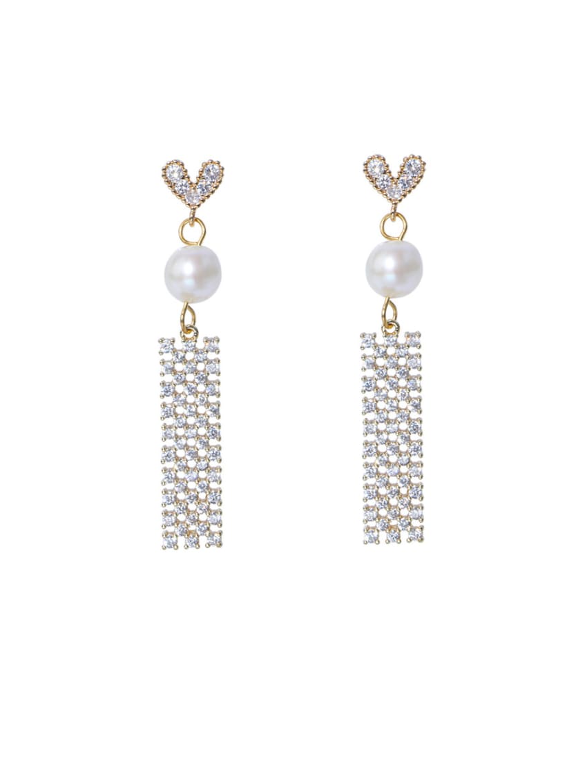 Arete colgante vintage con corazón de circonita cúbica de oro laminado