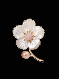 Broche de tendencia de flor de concha de aleación