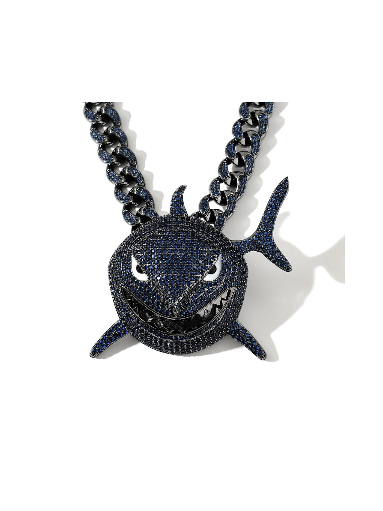 Collar de hip hop de tiburón negro con circonita cúbica de oro laminado