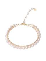 Brazalete minimalista redondo de perlas de agua dulce de oro laminado