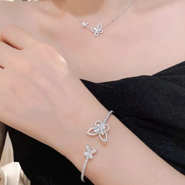 Collar de pulseras de circonio con incrustaciones de cobre y mariposa para mujer