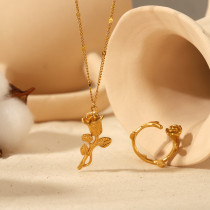 Collar de anillos chapado en oro de 18K chapado en oro pulido de acero inoxidable rosa de estilo simple