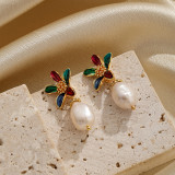 1 par de pendientes colgantes chapados en oro de 18 quilates con incrustaciones de flores y perlas de cobre de estilo étnico