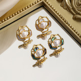 1 par de pendientes elegantes chapados en flor con incrustaciones de perlas de cobre chapados en oro de 18 quilates