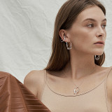 1 par de pendientes colgantes de perlas de cristal artificiales de cobre con incrustaciones asimétricas en forma de U para mujer